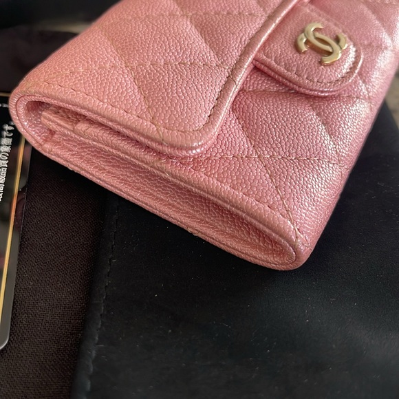 Chanel 19S Pink Iridescent O-Card Holder - Picture 4 of 9